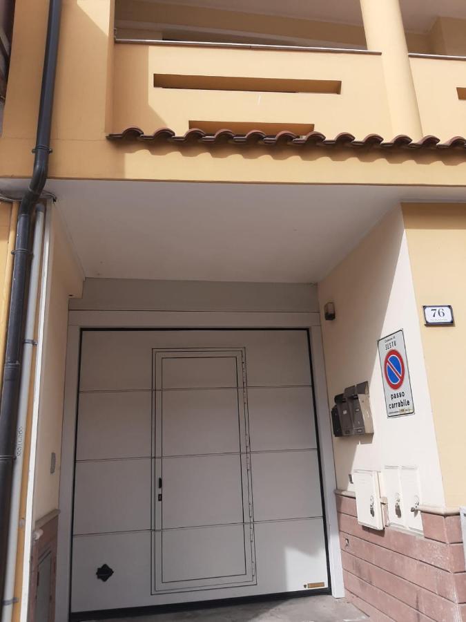 Guesthouse Loru Сесту Экстерьер фото