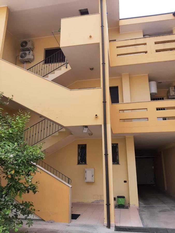 Guesthouse Loru Сесту Экстерьер фото
